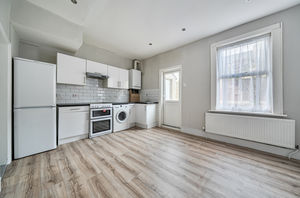 Kitchen- click for photo gallery